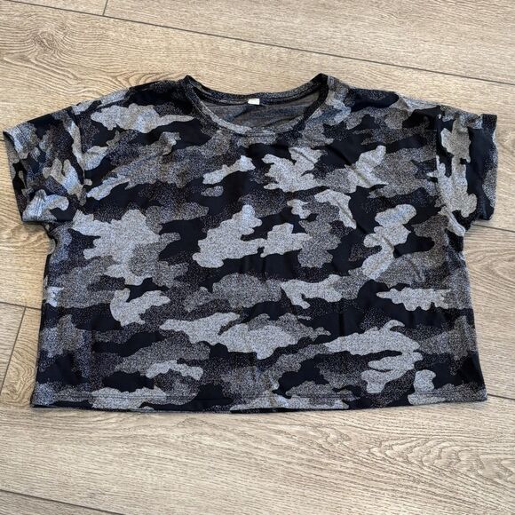 Lululemon Cropped Camo Training Tee Top Black & Gray Womens 10 Athletic Workout - Picture 2 of 7